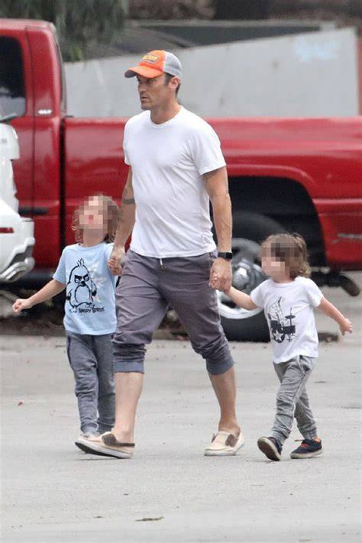 Facts About His 5 Sons – Hollywood Life