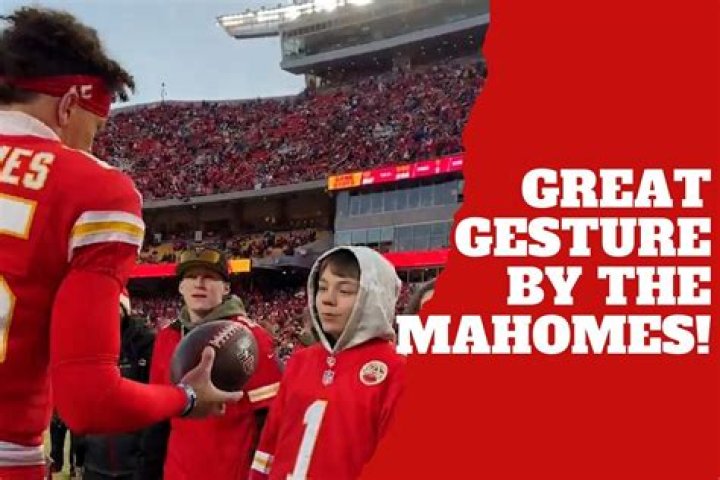 Fan’s Field Run Surprises Players — video – Hollywood Life