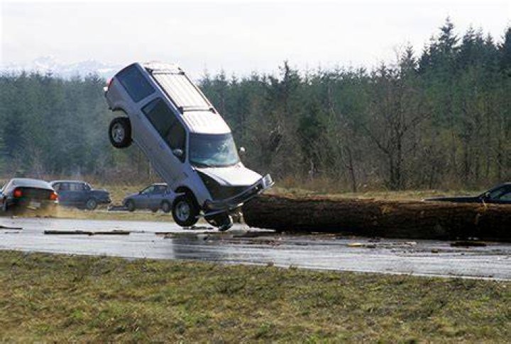 ‘Final Destination 2’ Real Life Log Car Crash – Hollywood Life