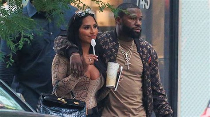 Floyd Mayweather & Gallienne Nabila Share Some PDA In NYC — Photos – Hollywood Life