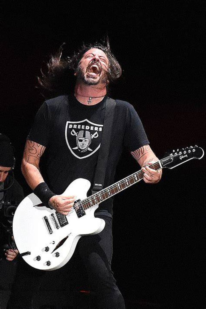 Foo Fighters, Alanis Morissette’s Tribute To Sinead O’Connor At Concert – Hollywood Life