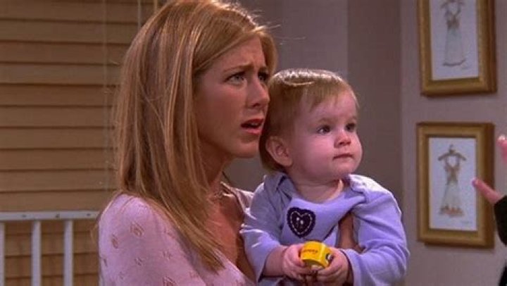 ‘Friends’ Actress Reacts To Chandler’s 2020 Joke About Baby Emma’s Nap – Hollywood Life