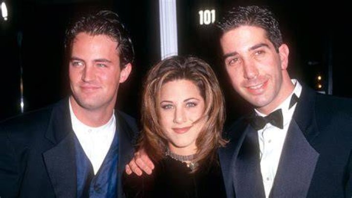 ‘Friends’ Stars & More Pay Tribute – Hollywood Life