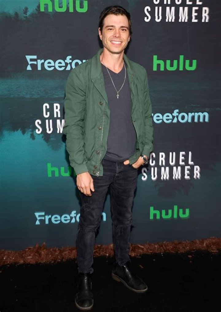 From Usher To Matthew Lawrence – Hollywood Life