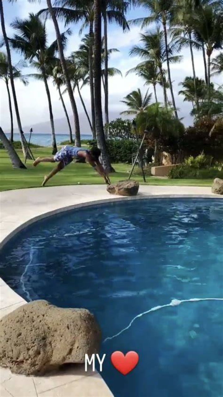 Gabrielle Union, 49, Strips For Sexy Pool Photo Taken By Dwyane Wade – Hollywood Life