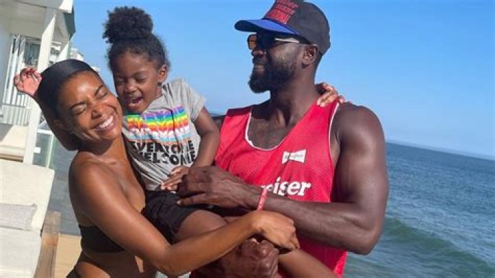 Gabrielle Union Rocks Tiny Purple String Bikini on Beach Vacation With Dwyane Wade & Daughter Kaavia: Photos
