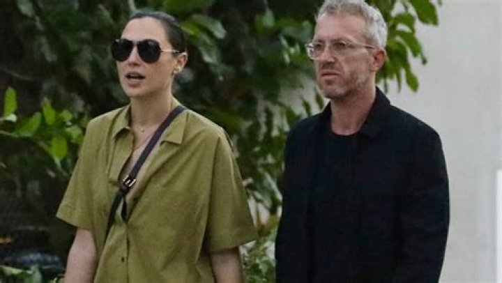 Gal Gadot Makes Rare Appearance with Husband Jaron in West Hollywood – Hollywood Life