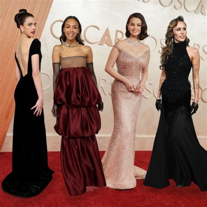 Gal Gadot Sizzles In Black & Pink At The Oscars 2020 — See Her Fierce Look