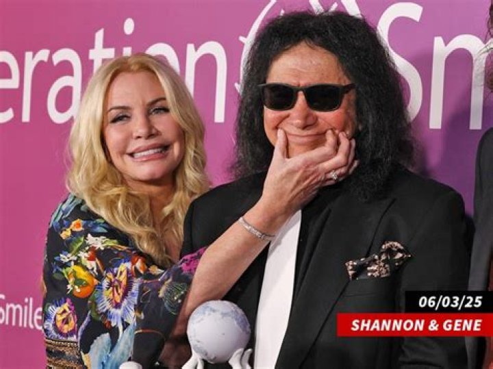 Gene Simmons & Wife Shannon Tweed Shop For Groceries In L.A. – Hollywood Life