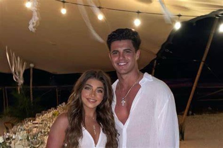 Gia Giudice Rocks Bikini Top & Mini Skirt On Greece Vacation: Photos