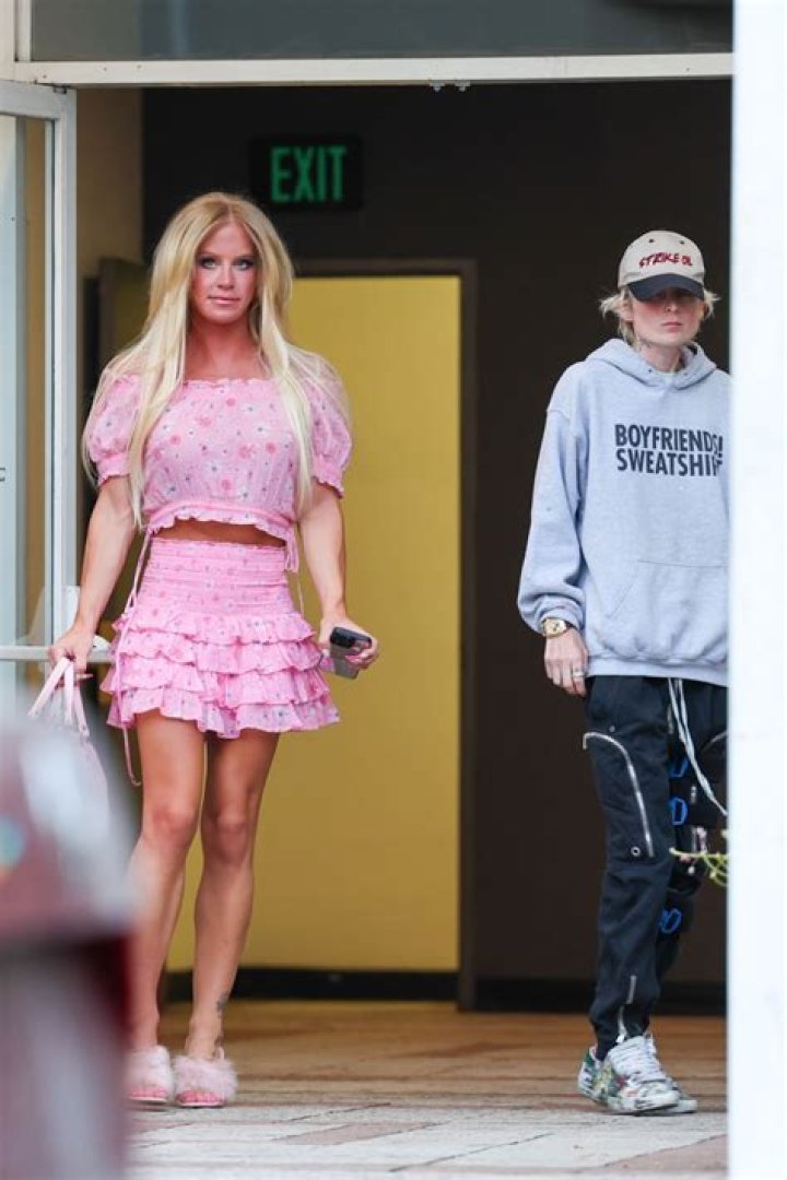 Gigi Gorgeous News, Photos & More – Hollywood Life