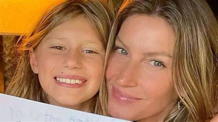 Gisele Bundchen & Daughter Vivian Look Alike In Throwback Photo – Hollywood Life