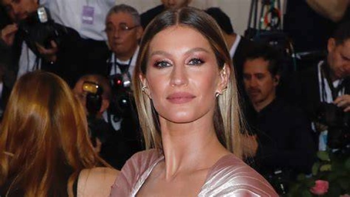 Gisele Bundchen Learning to Not Take ‘Things Personally’ After Ex Tom Brady’s Cryptic ‘Cheating Heart’ Message