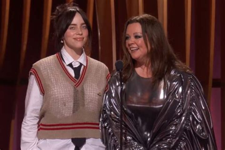 Glenn Close Reacts To Melissa McCarthy’s Outfit At Oscars 2019: Meme – Hollywood Life