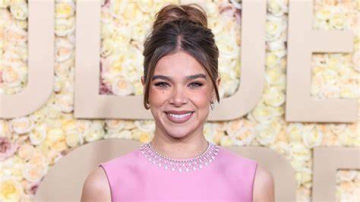 Golden Globes Glow – Hollywood Life