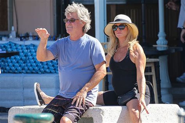 Goldie Hawn Rocks Black Swimsuit In Greece With Kurt Russell: Photos – Hollywood Life