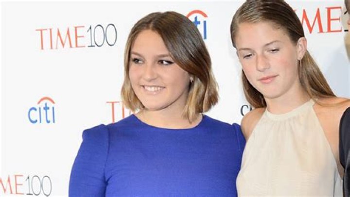Gracie McGraw Sips Coffee As She Celebrates Move To NYC — Photo