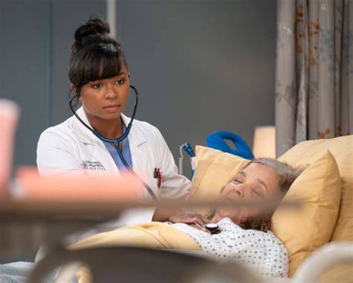 ‘Grey’s Anatomy’ Recap: Meredith’s Condition Worsens & She Continues To Dream Of Derek