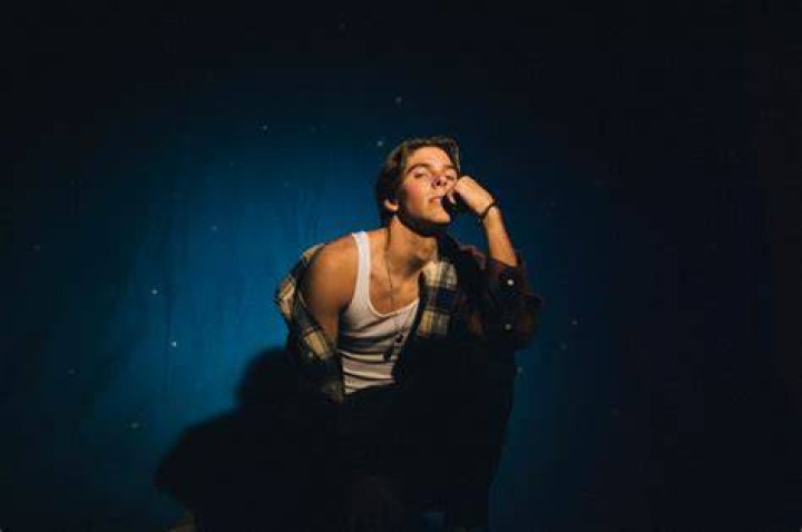 Gunnar Gehl Reveals The ‘Most Vulnerable’ Song On His Debut EP & How ‘Relationships’ Inspired Him