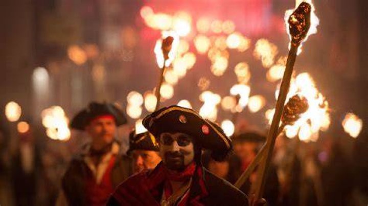 Guy Fawkes Day — 5 Things To ‘Remember’ About November 5th – Hollywood Life