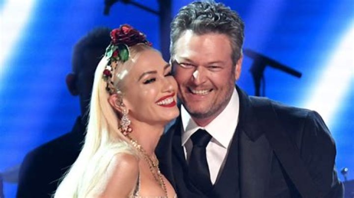 Gwen Stefani & Blake Shelton Perform ‘Don’t Speak’ On Tour: Video – Hollywood Life
