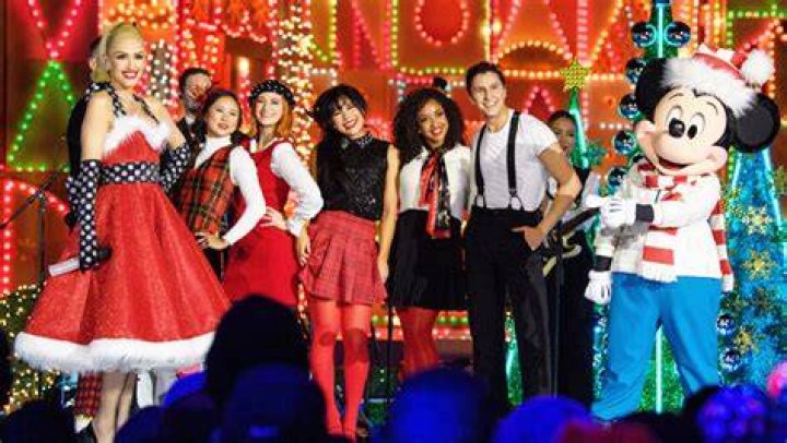 Gwen Stefani’s ‘Wonderful World Of Disney’ Holiday Special Performance – Hollywood Life