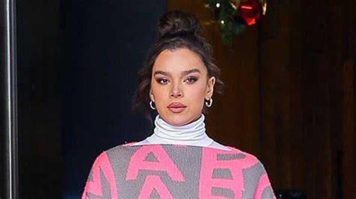 Hailee Steinfeld Seen With Bills QB Josh Allen After Rumored Split – Hollywood Life