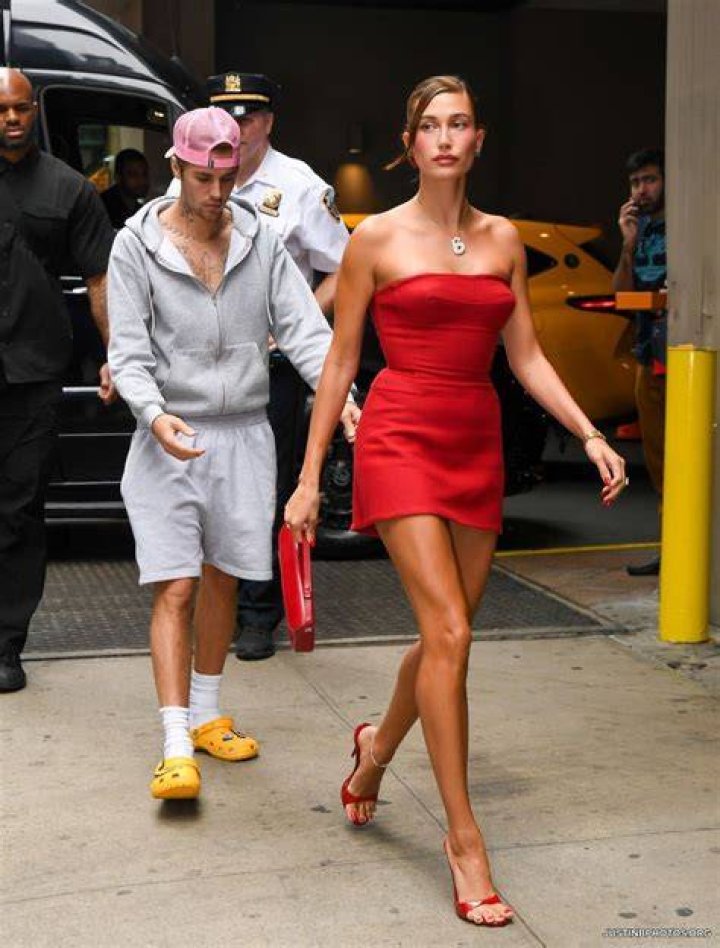 Hailey Baldwin Looks Gorgeous In Mini Dress & Heels For Date Night With Justin Bieber
