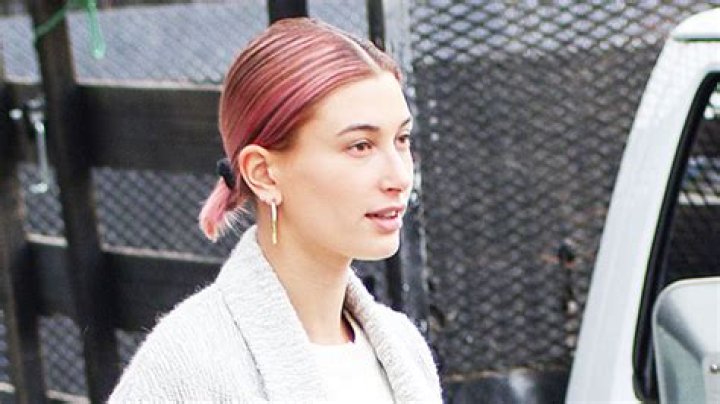 Hailey Bieber’s Pink Hair — Get The Look – Hollywood Life