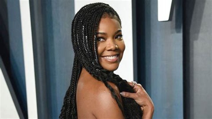 Hairstyle Quarantine – Pics – Hollywood Life