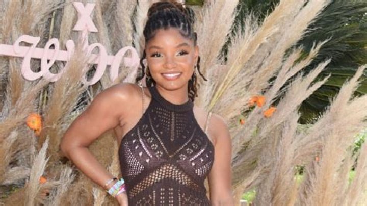 Halle Bailey Flaunts Green Bikini On Tropical Getaway In New Pics – Hollywood Life