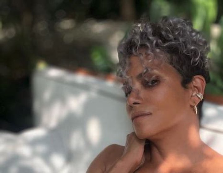 Halle Berry Posts Sexy Bikini Line Pic On Instagram – Hollywood Life