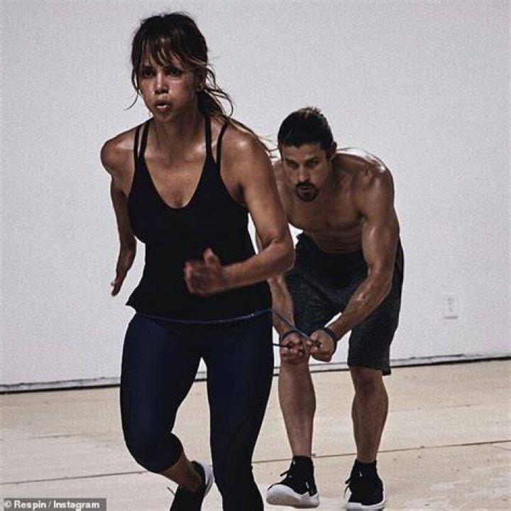 Halle Berry’s Nude Shower Selfie: Photo – Hollywood Life
