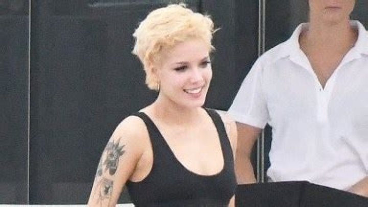 Halsey Dances To Harry Styles Song In Yellow Bikini While Quarantining – Hollywood Life