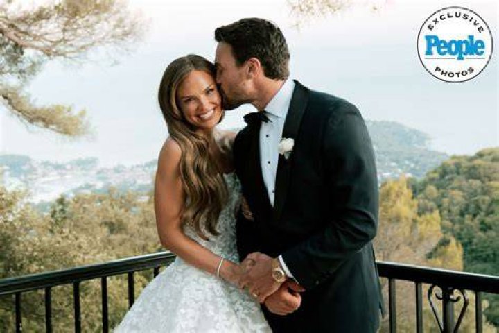 Hannah Brown: Photos Of ‘The Bachelorette’ Star
