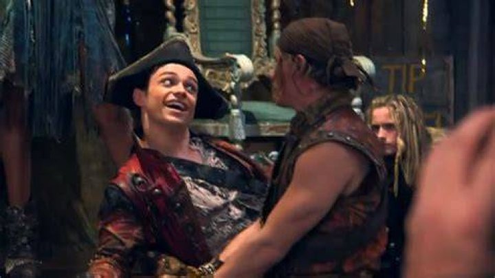 Harry & Gil Kiss Scene Not Cut From Movie — Details – Hollywood Life