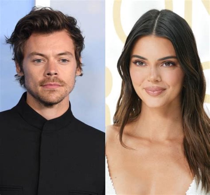 Harry Styles & Kendall Jenner: He Gave Her His ‘Favorite Black T-Shirt’ As Keepsake