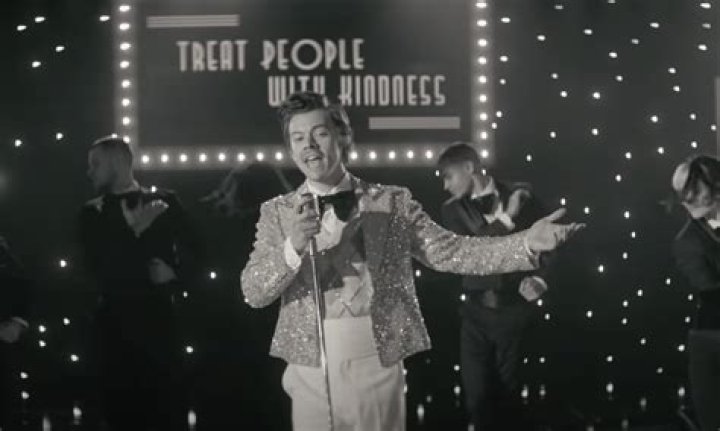 Harry Styles’ ‘Treat People With Kindness’ Music Video: Watch – Hollywood Life