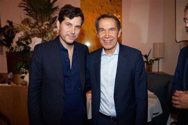 Haute Living Dinner With Jeff Koons: Photos – Hollywood Life