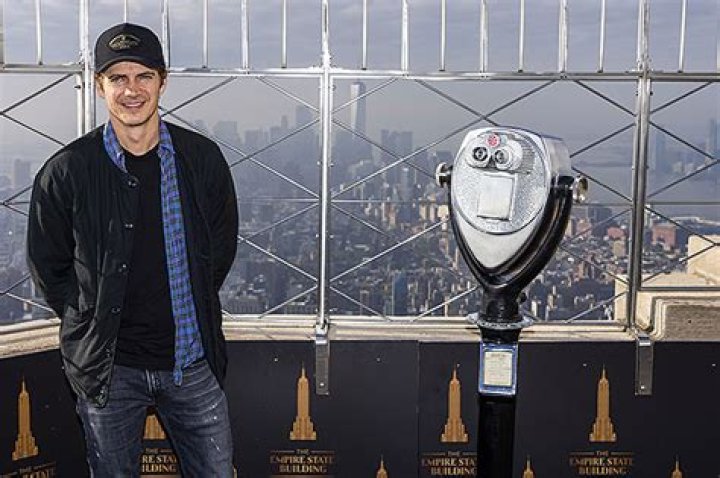 Hayden Christensen Makes Rare NYC Comic Con Appearance — Photos – Hollywood Life