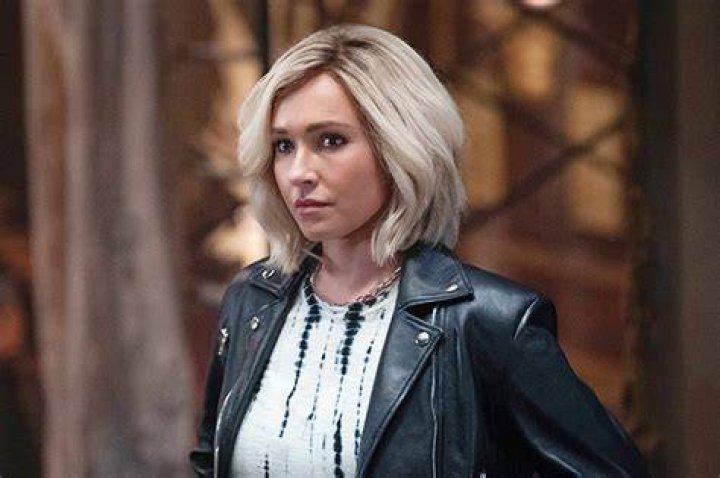 Hayden Panettiere Is The MVP In Fun ‘Requel Sequel’ – Hollywood Life