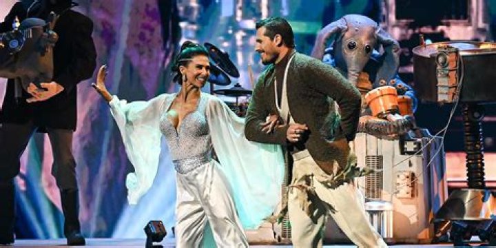 He Spills On ‘DWTS’ Week 4 – Hollywood Life