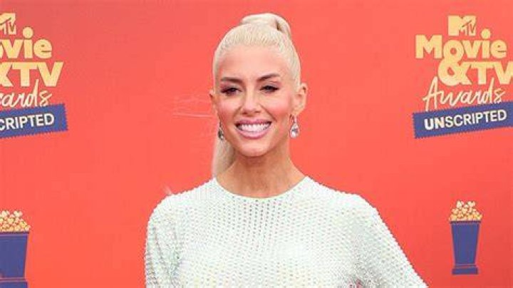 Heather Rae El Moussa Confirms ‘Selling Sunset’ Exit After 7 Seasons – Hollywood Life