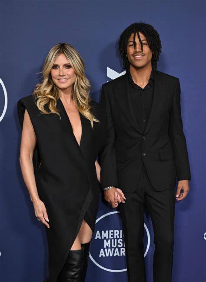 Heidi Klum & Rarely-Seen Son Henry Step Out For College Tours in NYC: Video