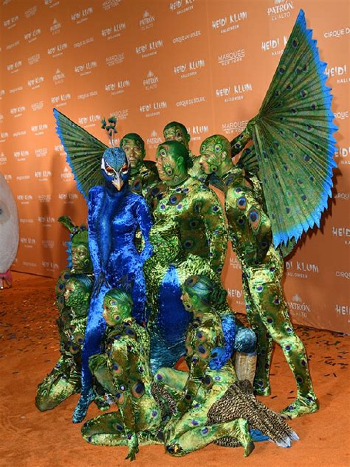 Heidi Klum Unrecognizable as Peacock for 2023 Halloween Costume – Hollywood Life