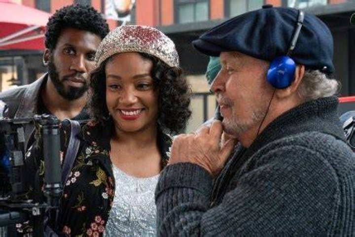 ‘Here Today’ Scene Stealer Audrey Hsieh Was ‘Really Honored’ To Tackle Billy Crystal’s Jokes