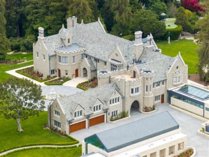 Holly Madison Admits She Wanted To ‘Drown’ Herself While Living At The Playboy Mansion