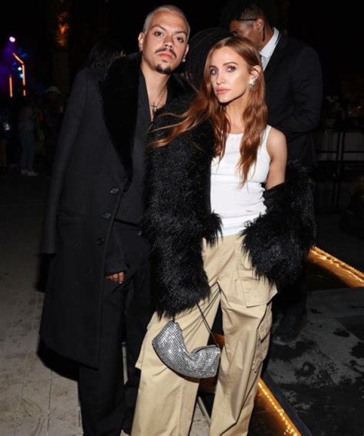 Hottest Celebrity Pics This Week From April 14 – April 21: Zendaya & More