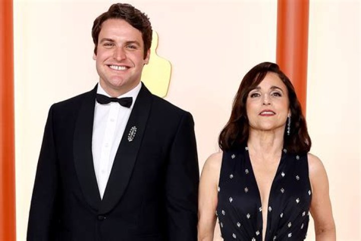 Hottest Celebrity Pics This Week Of Jan. 23 – 29: Julia Louis-Dreyfus & More