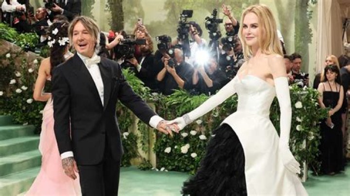Hottest Met Gala PDA Moments Of All-Time — PICS